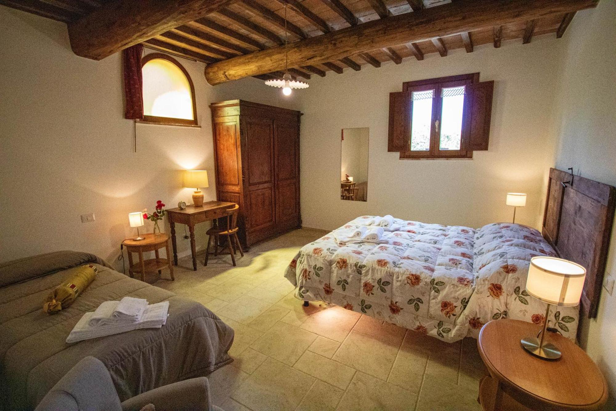 Agriturismo Biofattoria L'Upupa Montalcino Extérieur photo